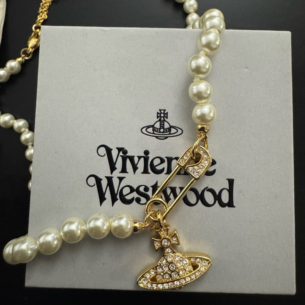 Vivienne Westwood Pearl Necklace Lucrece Pendant